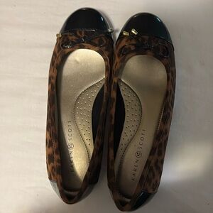 Karen Scott Shoes size Medium